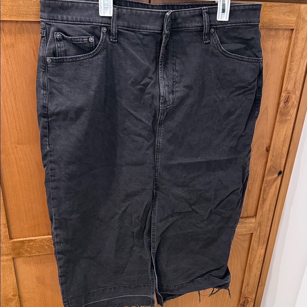 GAP Black Denim Midi Skirt